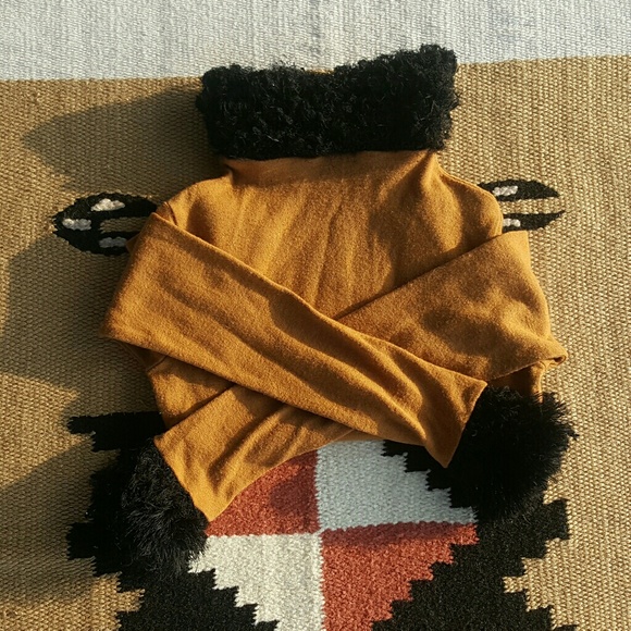 Turtle neck blouse - Picture 2 of 7